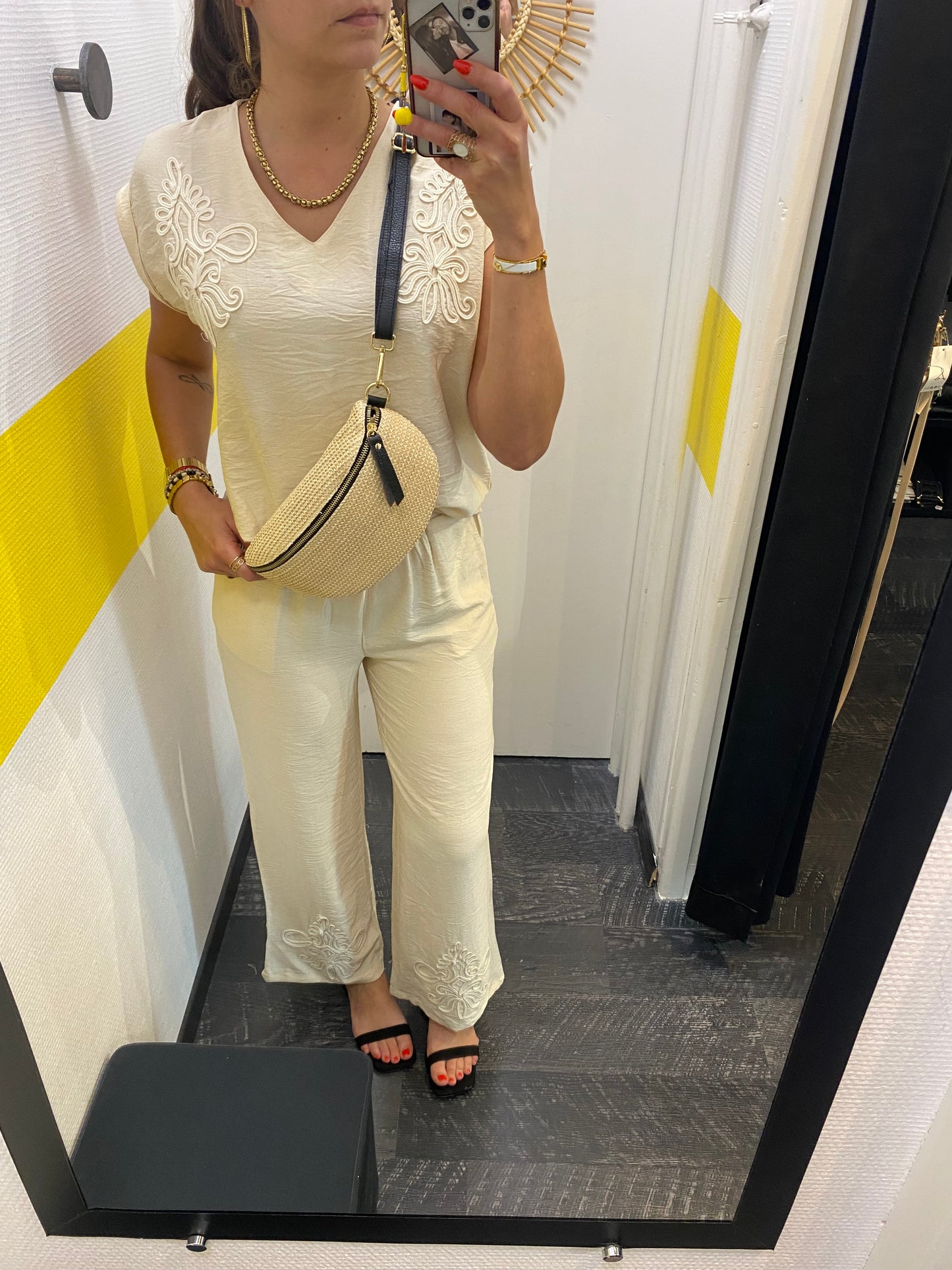 Ensemble noir ou beige