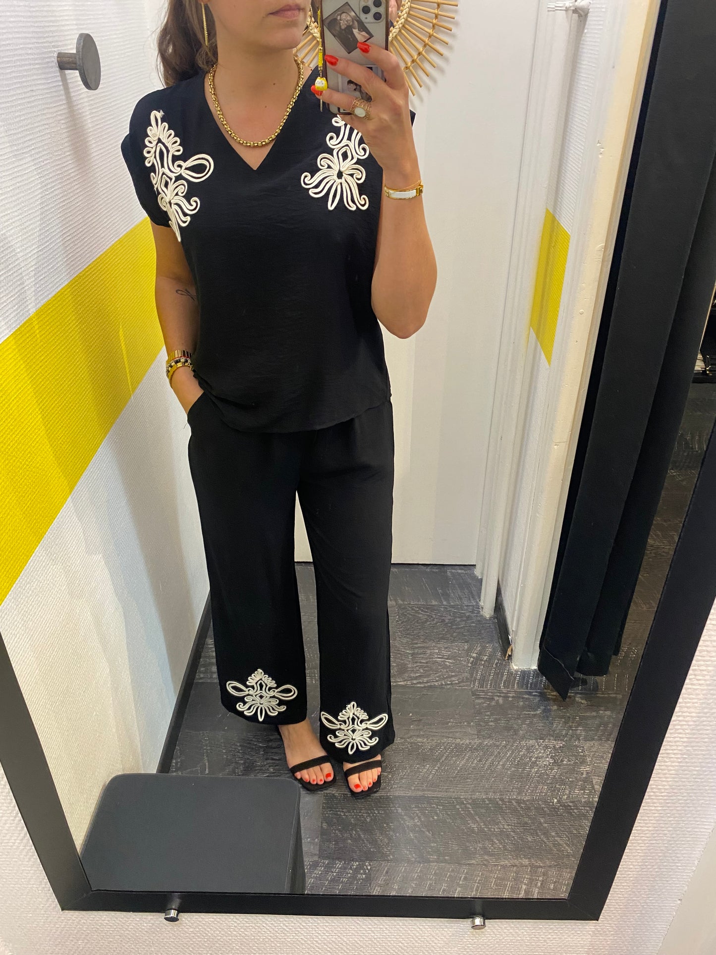 Ensemble noir ou beige