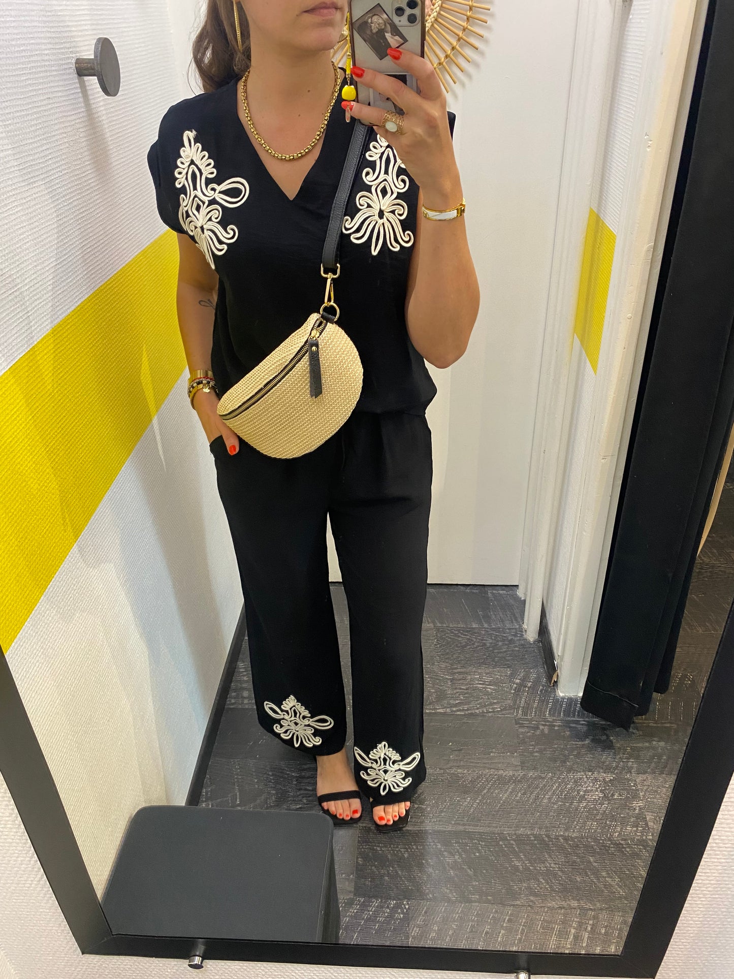Ensemble noir ou beige