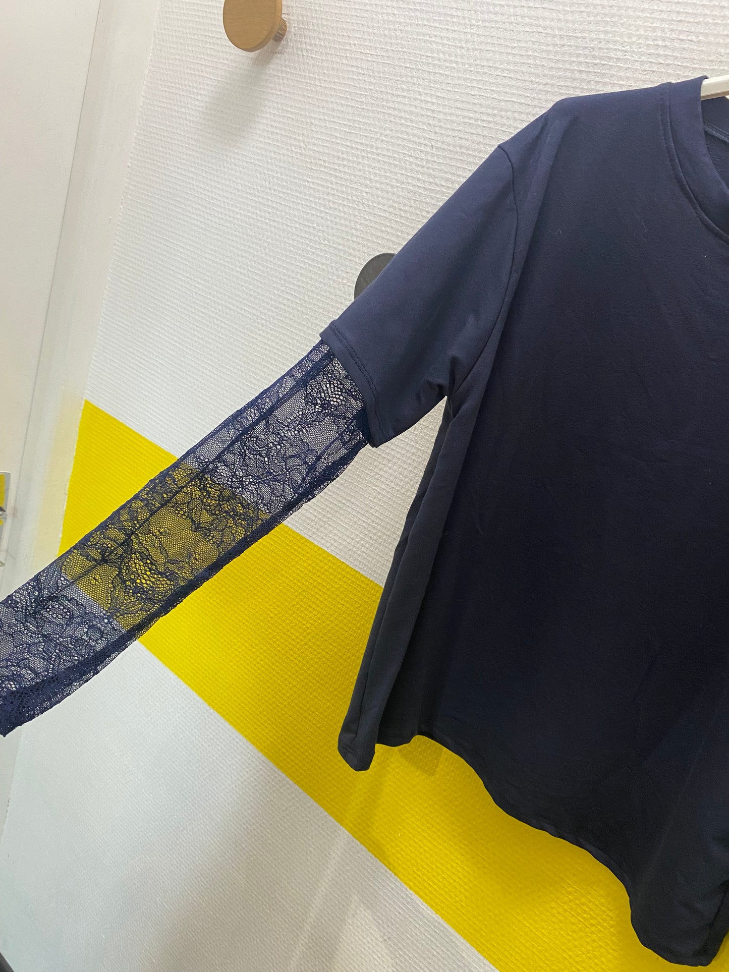 Teeshirt manches dentelle