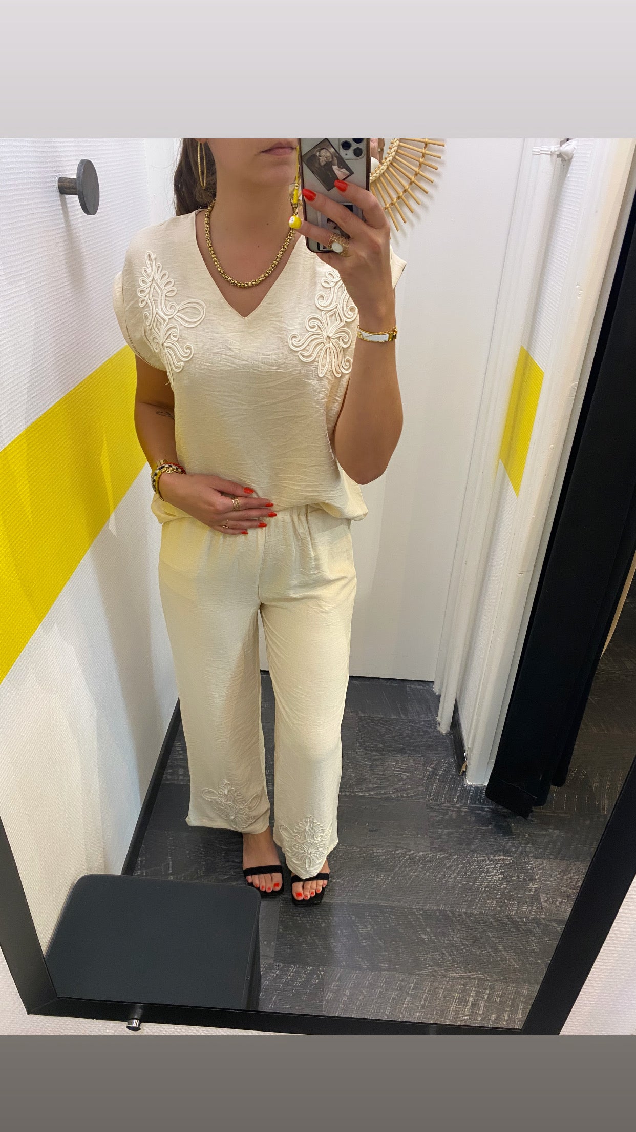 Ensemble noir ou beige
