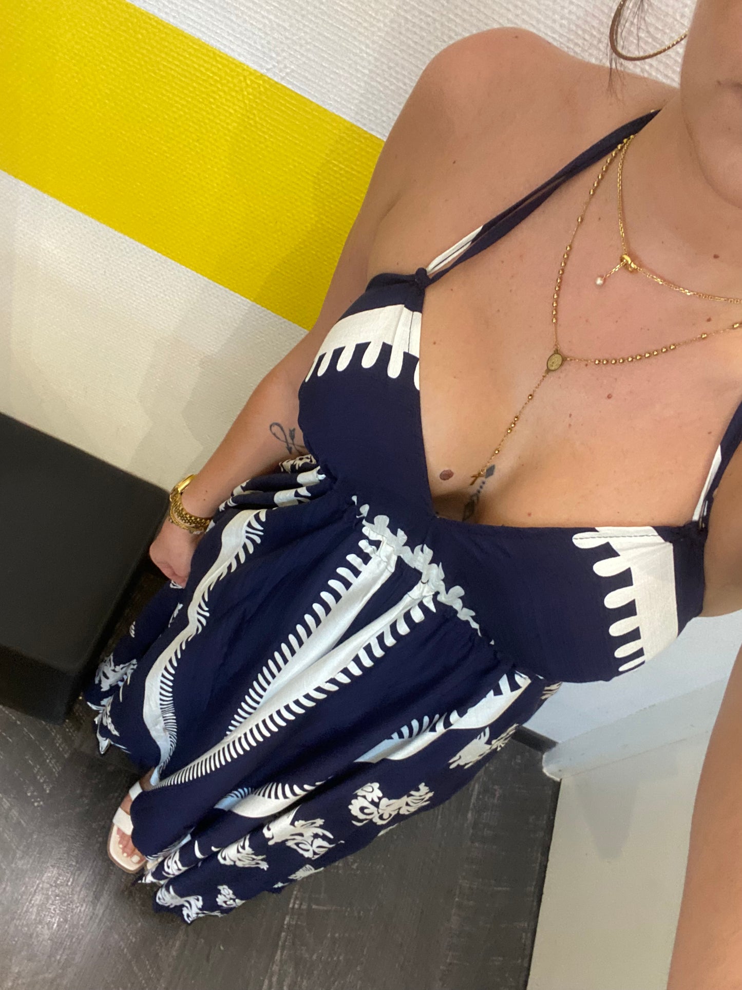 Robe longue blanche ou marine