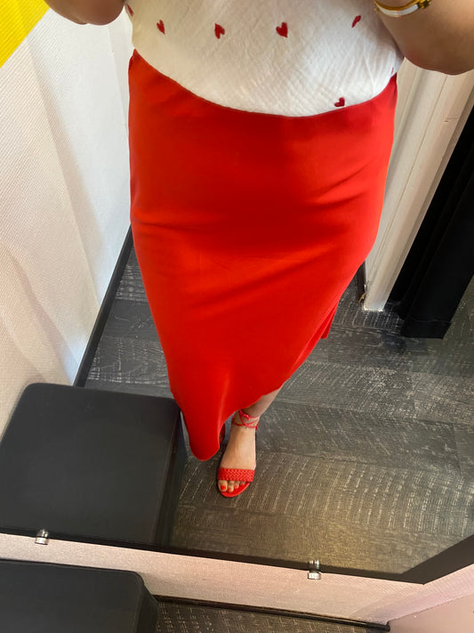 Jupe satinée rouge