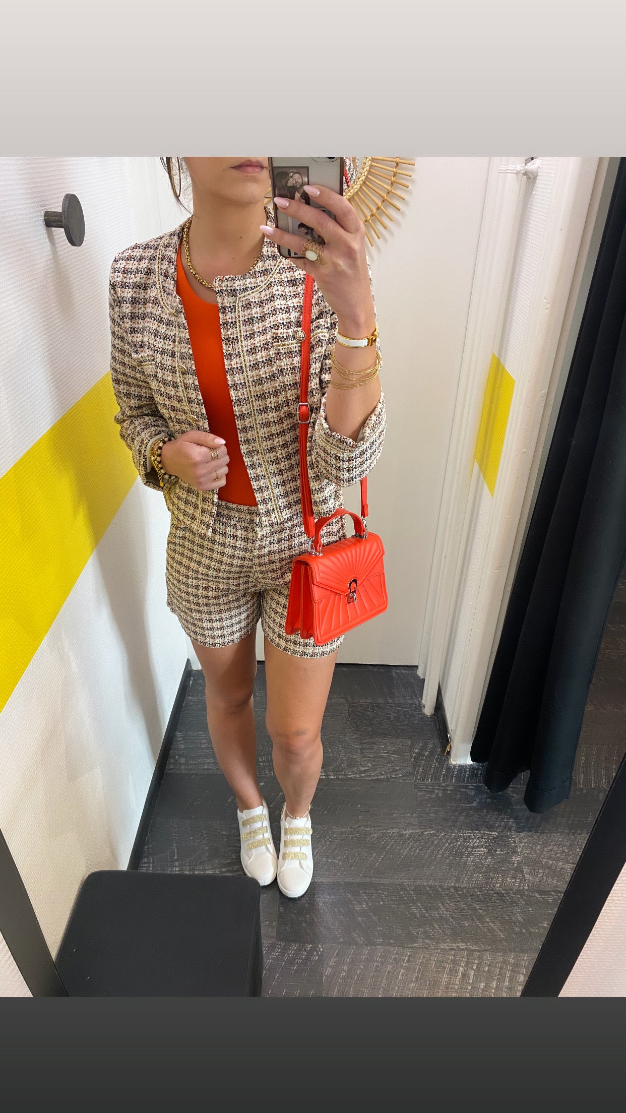 Short tweed orange